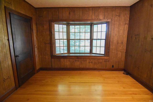 5900 Newburgh Road, Evansville, IN 47715