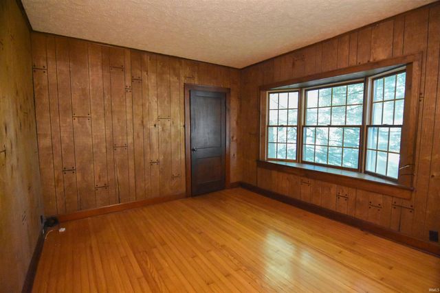5900 Newburgh Road, Evansville, IN 47715