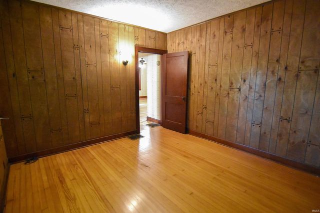 5900 Newburgh Road, Evansville, IN 47715