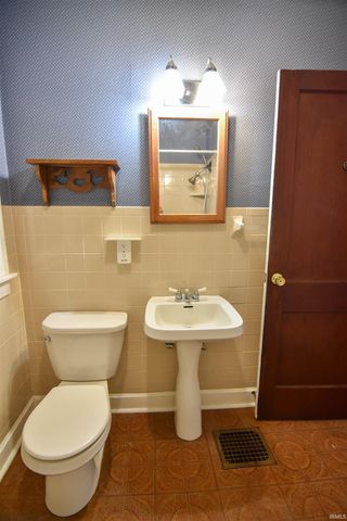 5900 Newburgh Road, Evansville, IN 47715