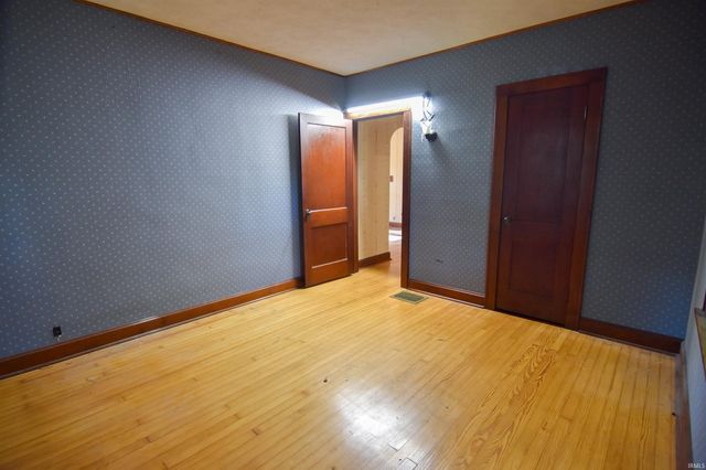 5900 Newburgh Road, Evansville, IN 47715