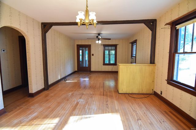 5900 Newburgh Road, Evansville, IN 47715