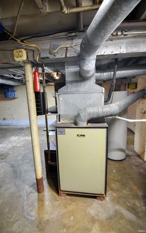 5900 Newburgh Road, Evansville, IN 47715