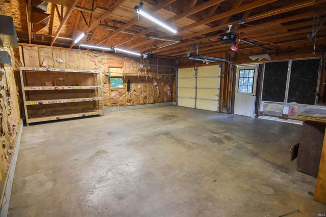 5900 Newburgh Road, Evansville, IN 47715