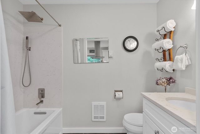 5 W Cape Horn Road, Cathlamet, WA 98612