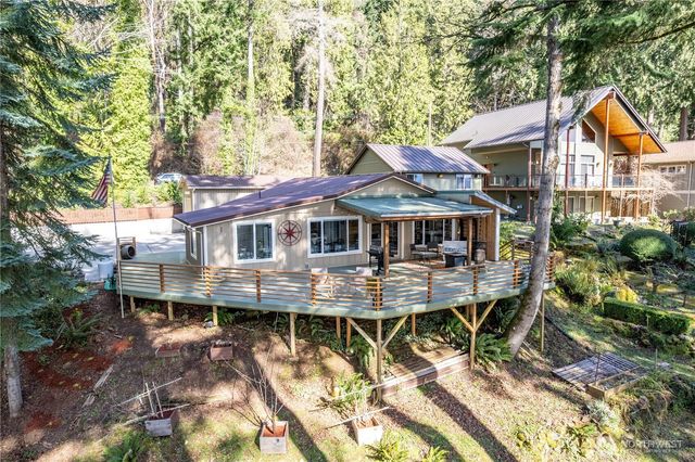 5 W Cape Horn Road, Cathlamet, WA 98612