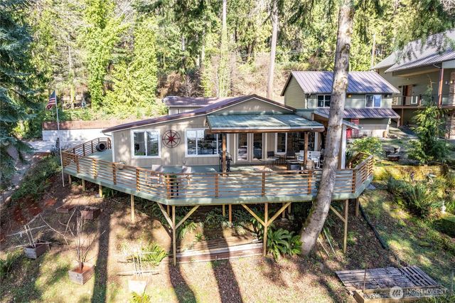 5 W Cape Horn Road, Cathlamet, WA 98612