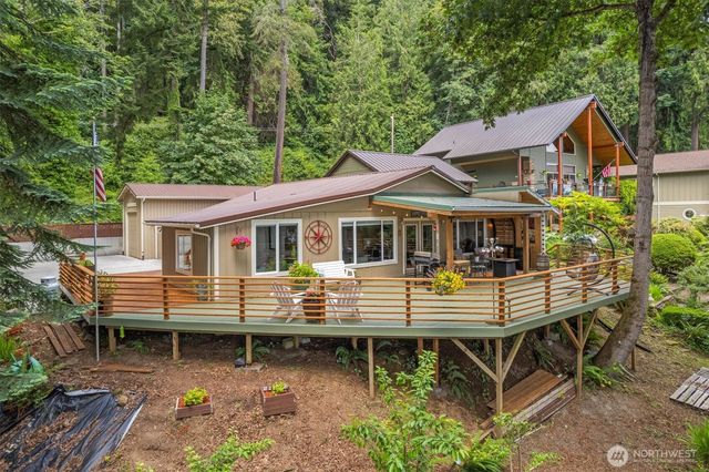 5 W Cape Horn Road, Cathlamet, WA 98612