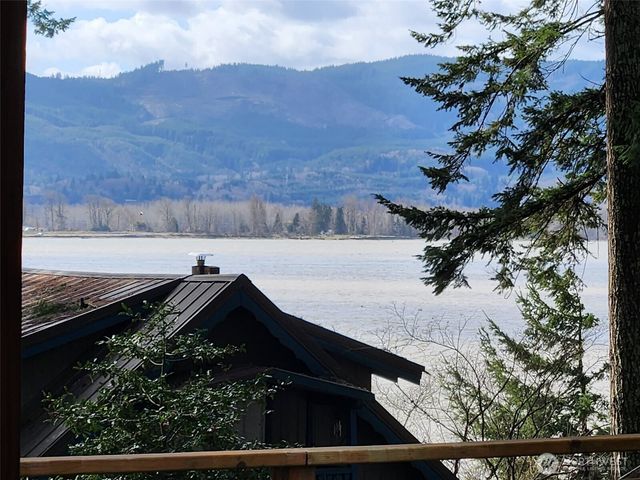 5 W Cape Horn Road, Cathlamet, WA 98612