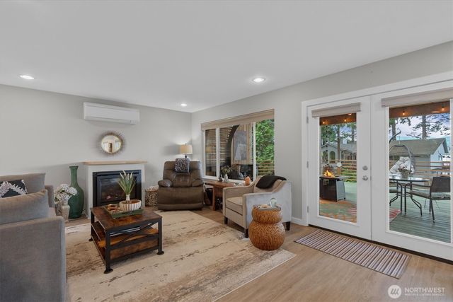 5 W Cape Horn Road, Cathlamet, WA 98612