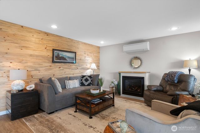 5 W Cape Horn Road, Cathlamet, WA 98612