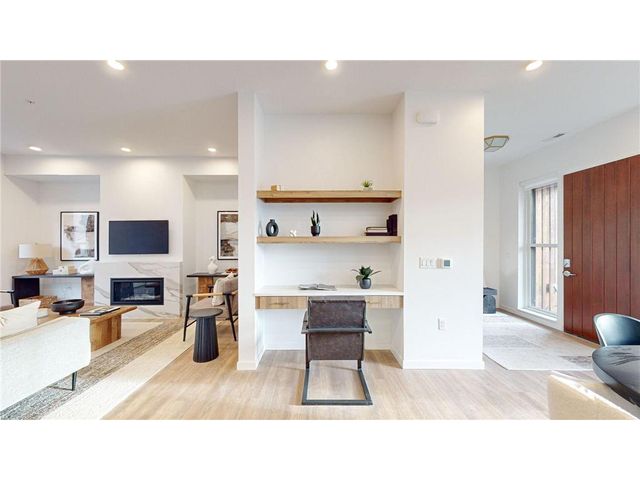 2 West Drive, Excelsior, MN 55331