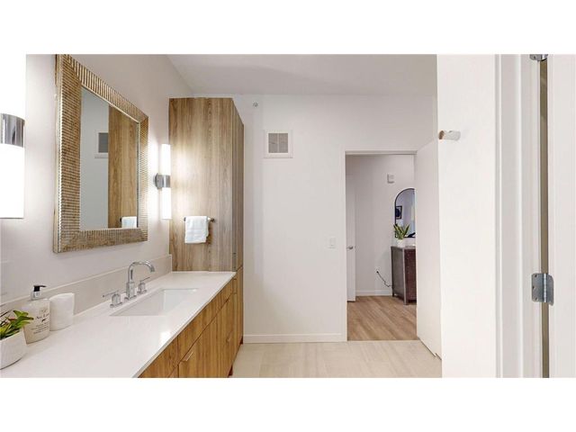 2 West Drive, Excelsior, MN 55331