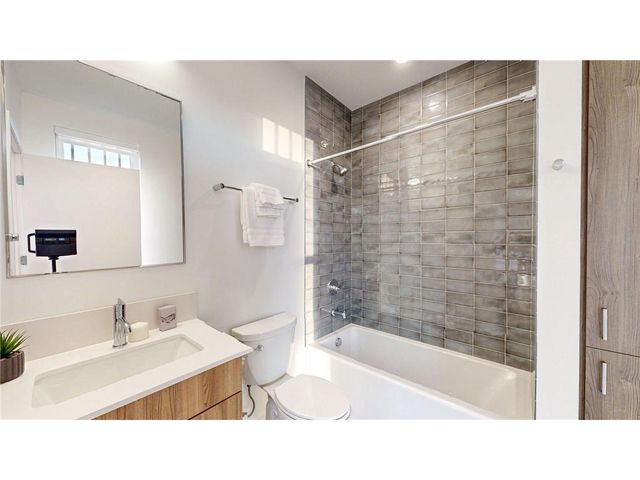 2 West Drive, Excelsior, MN 55331