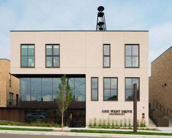 2 West Drive, Excelsior, MN 55331