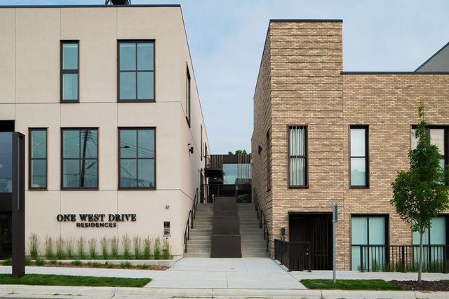 2 West Drive, Excelsior, MN 55331