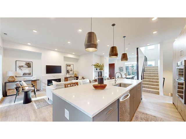 2 West Drive, Excelsior, MN 55331