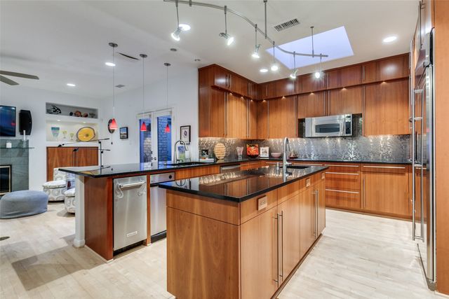 5804 Preston Fairways Drive, Dallas, TX 75252