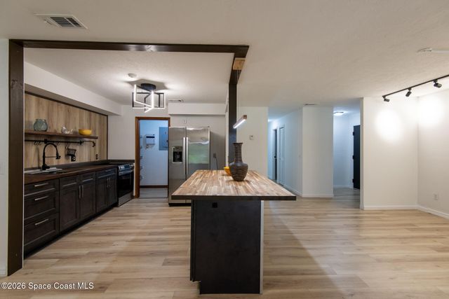 9000 Manchester Lane 20f, West Melbourne, FL 32904