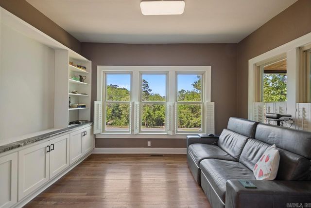 4001 Cedar Hill Rd, Little Rock, AR 72205