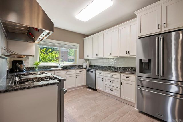 4001 Cedar Hill Rd, Little Rock, AR 72205