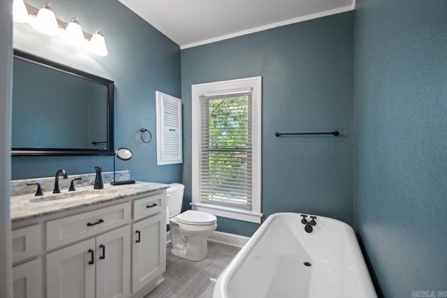 4001 Cedar Hill Rd, Little Rock, AR 72205