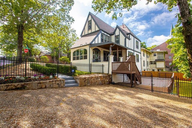 4001 Cedar Hill Rd, Little Rock, AR 72205