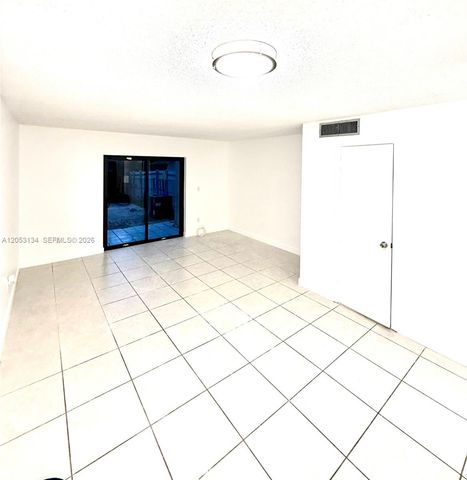 131 SW 109th Avenue L5, Sweetwater, FL 33174