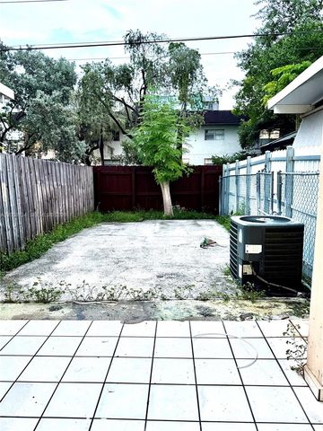 131 SW 109th Avenue L5, Sweetwater, FL 33174