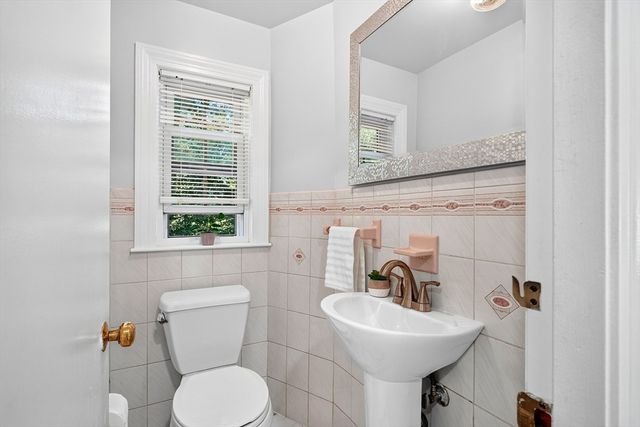 12 Fisher Terrace, Woburn, MA 01801
