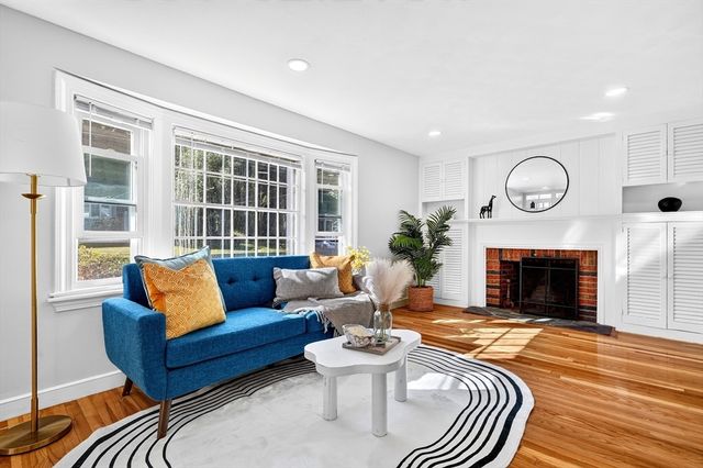 12 Fisher Terrace, Woburn, MA 01801