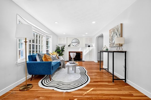 12 Fisher Terrace, Woburn, MA 01801