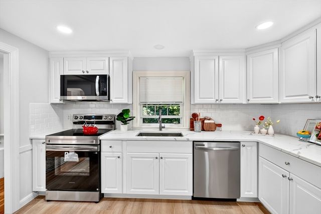12 Fisher Terrace, Woburn, MA 01801