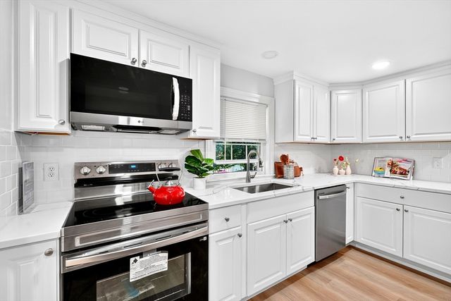 12 Fisher Terrace, Woburn, MA 01801