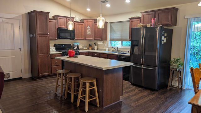 2517 Smith Avenue, Shasta Lake, CA 96019