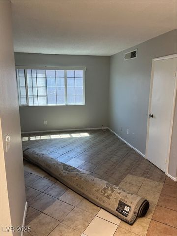 579 Roxella Lane D, Las Vegas, NV 89110