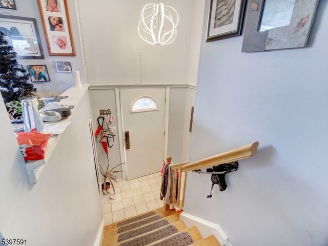 221 Chincopee Ave, Hopatcong Boro, NJ 07843