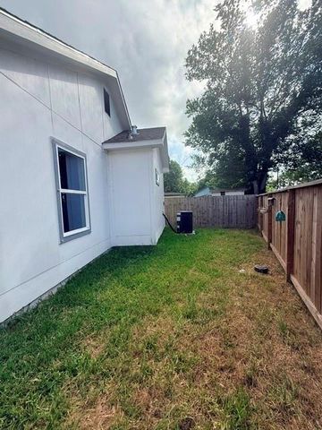 408 Miriam Avenue, Baytown, TX 77520