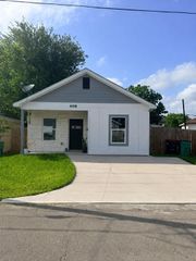 408 Miriam Avenue, Baytown, TX 77520