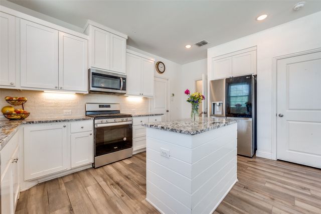 4567 Cypress Thorn Drive, Arlington, TX 76005