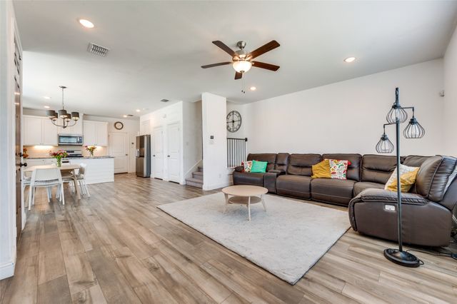 4567 Cypress Thorn Drive, Arlington, TX 76005