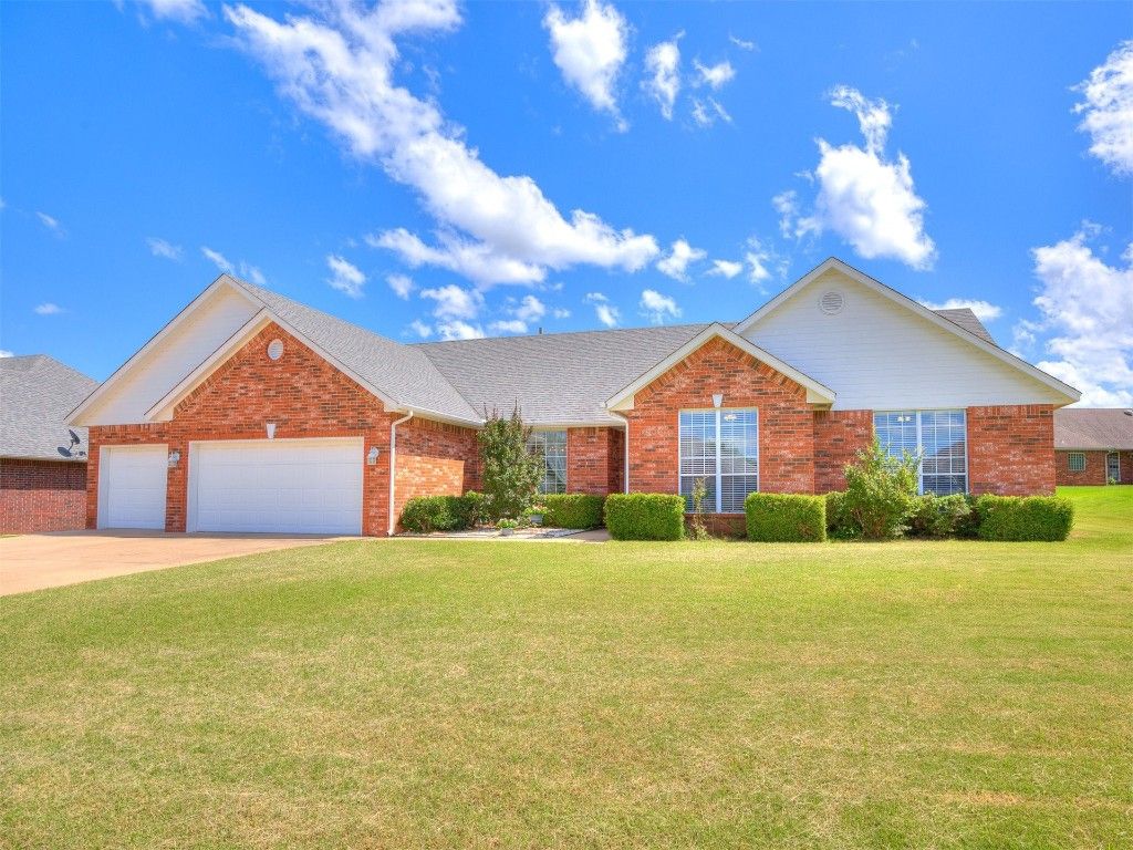 1405 Cambridge Court, Shawnee, OK 74804