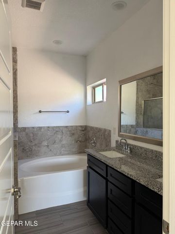 11565 Leonor Duran Street, Socorro, TX 79927