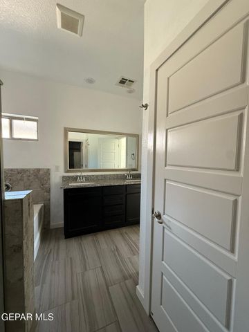 11565 Leonor Duran Street, Socorro, TX 79927