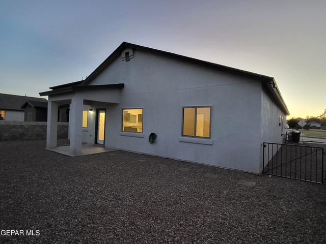 11565 Leonor Duran Street, Socorro, TX 79927