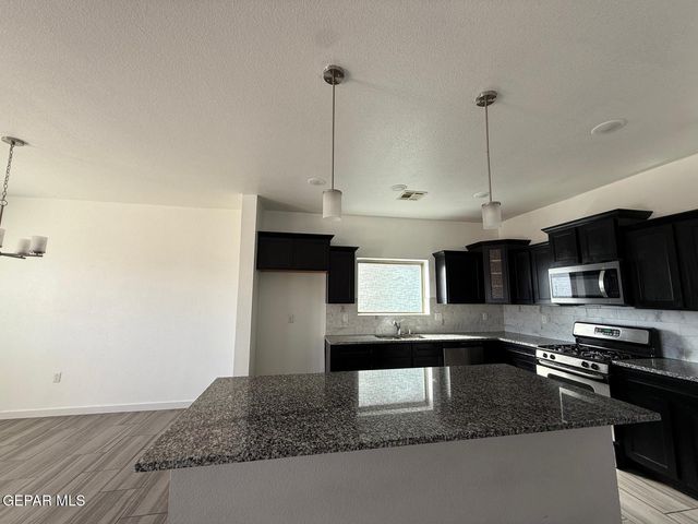 11565 Leonor Duran Street, Socorro, TX 79927