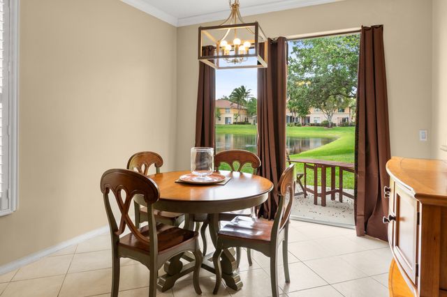 462 Rainbow Springs Terrace, Royal Palm Beach, FL 33411