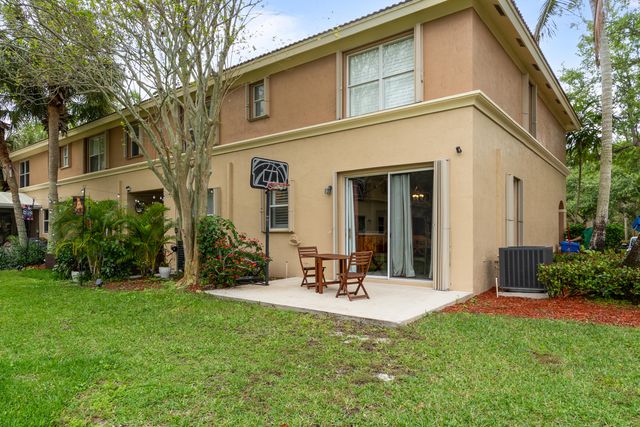 462 Rainbow Springs Terrace, Royal Palm Beach, FL 33411