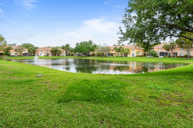 462 Rainbow Springs Terrace, Royal Palm Beach, FL 33411