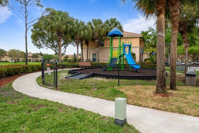 462 Rainbow Springs Terrace, Royal Palm Beach, FL 33411